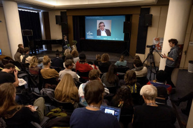 Robert Sinnebrink o etice a odpovědnosti v dokumentárním filmu: Tvorba, argumentace a vliv na společenskou debatu (keynote a Q&A)